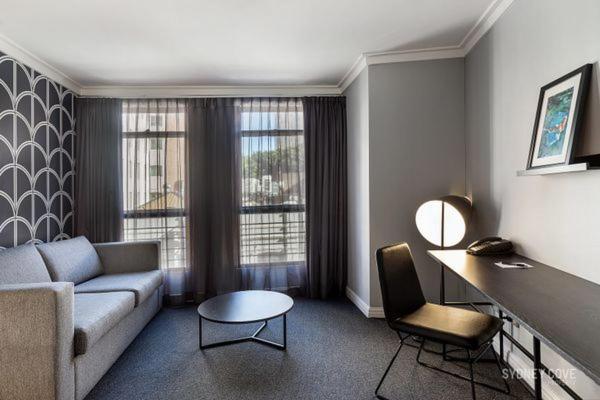 Kozyguru / Haymarket / 1b / Location / Nha653-206 * Sydney